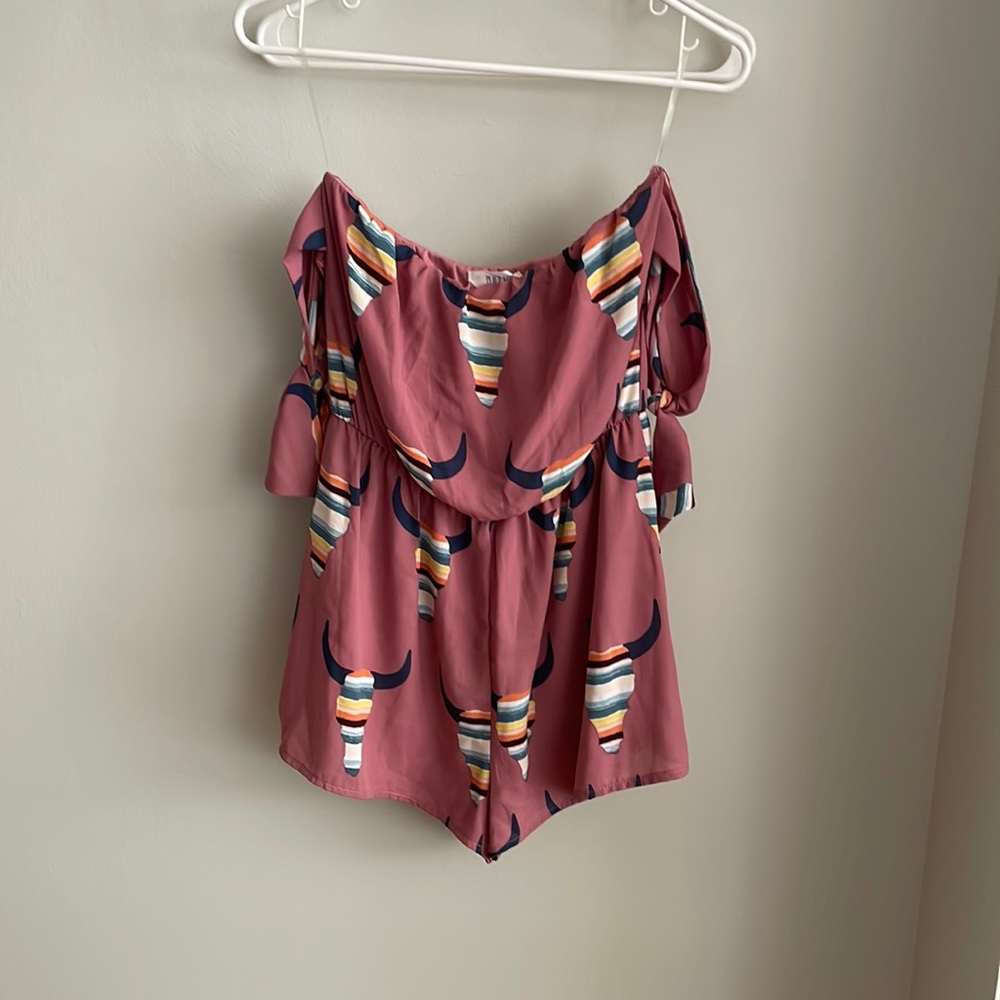 Shophopes.com - romper, size small, pink with longhorns